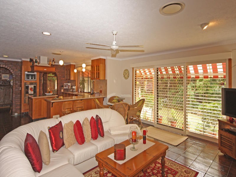 15 Coolabah Court, Banora Point NSW 2486