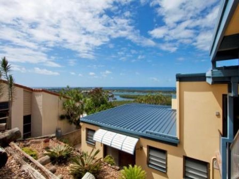 16 Walter Crescent, Banora Point NSW 2486