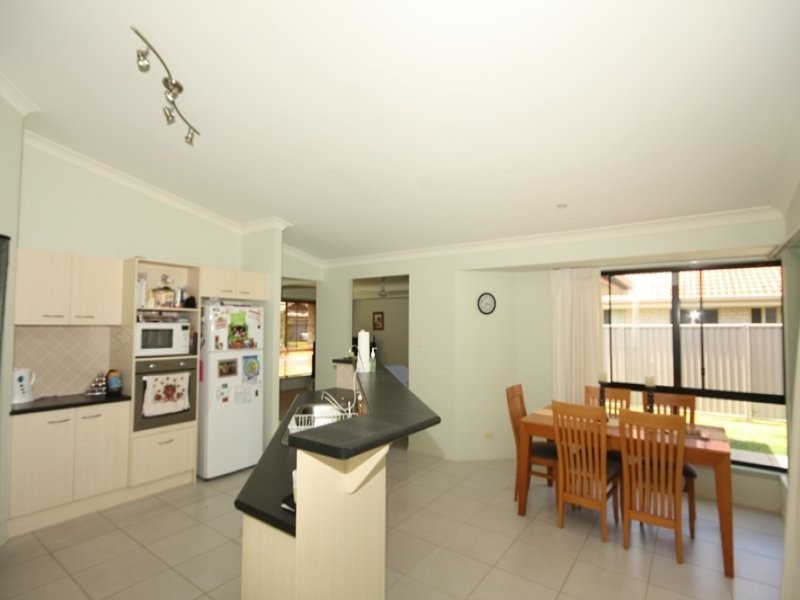 16 Suffolk Parade, Pottsville NSW 2489