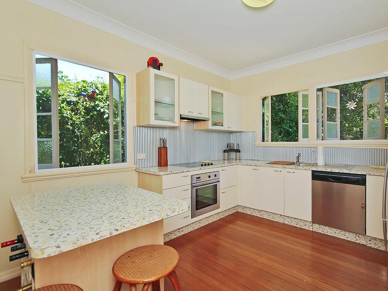 4 Lang Street, Bilinga QLD 4225