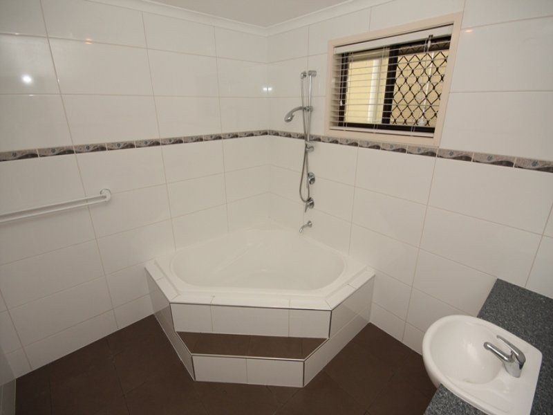 5 Piggabeen Road, Tweed Heads West NSW 2485