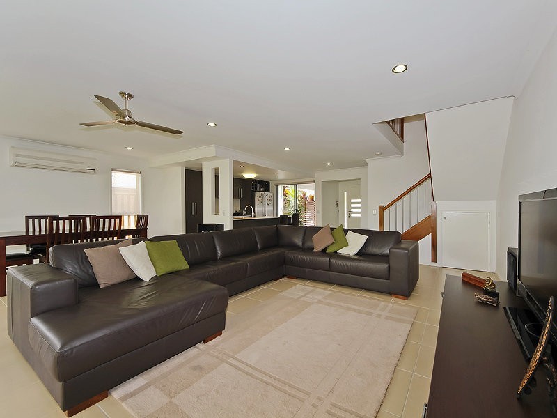 57 Venice Street, Burleigh Waters QLD 4220