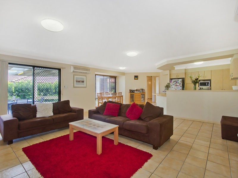 16 Grassmere Court, Banora Point NSW 2486