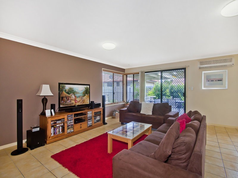 16 Grassmere Court, Banora Point NSW 2486
