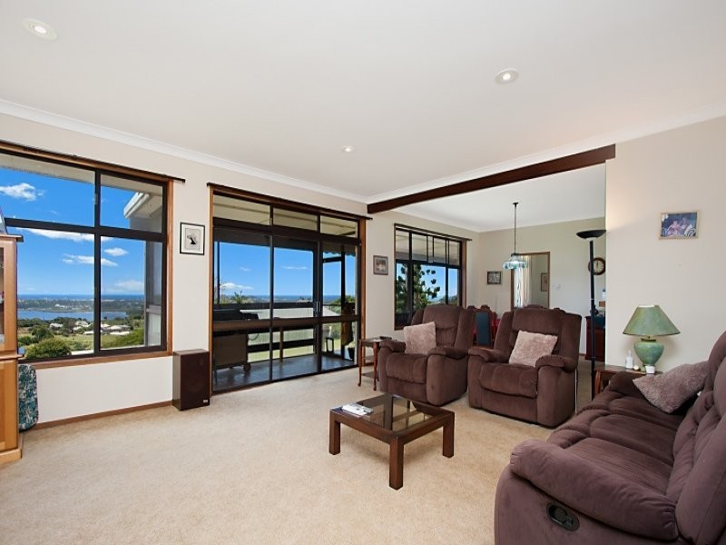 8 Rayles Lane, Terranora NSW 2486