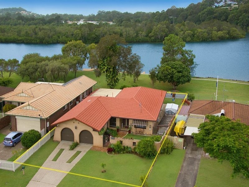 105 Sunset Boulevard, Tweed Heads West NSW 2485