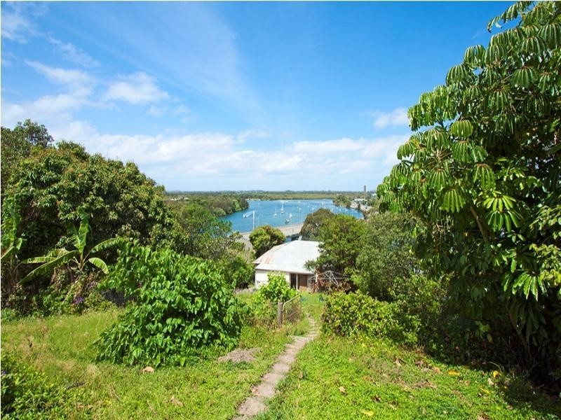 5 Kennedy Drive, Tweed Heads West NSW 2485