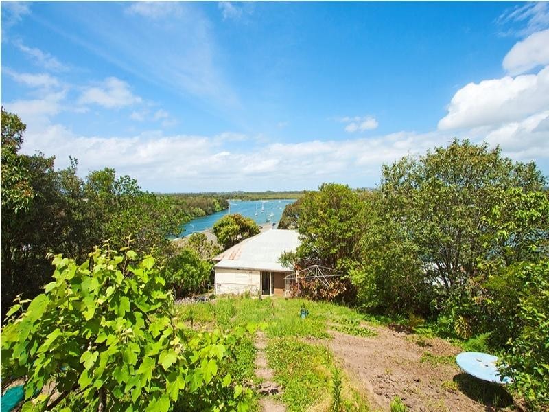 5 Kennedy Drive, Tweed Heads West NSW 2485