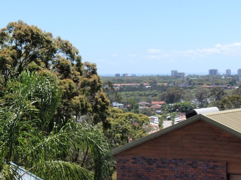 11 Hillcrest Ave, Tweed Heads South NSW 2486