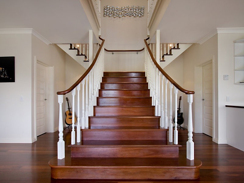 4 Nyoka Court, Elanora QLD 4221