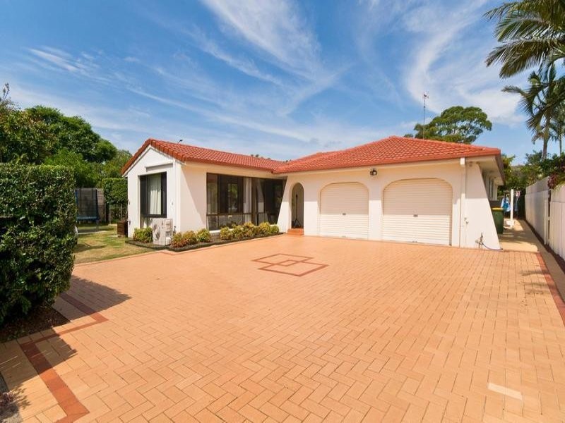 3 Tirau Place, Broadbeach Waters QLD 4218