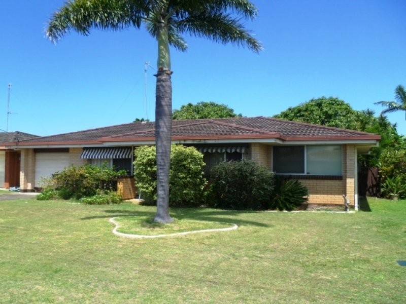 40 Denawen Street, Palm Beach QLD 4221