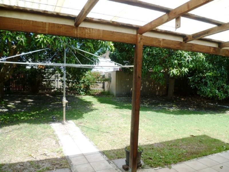 40 Denawen Street, Palm Beach QLD 4221