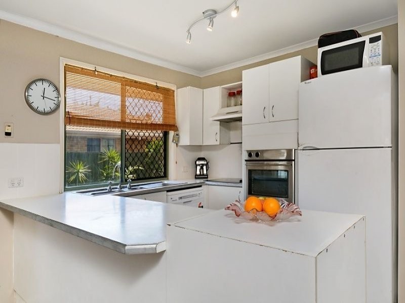 60 Cumberland Drive, Varsity Lakes QLD 4227