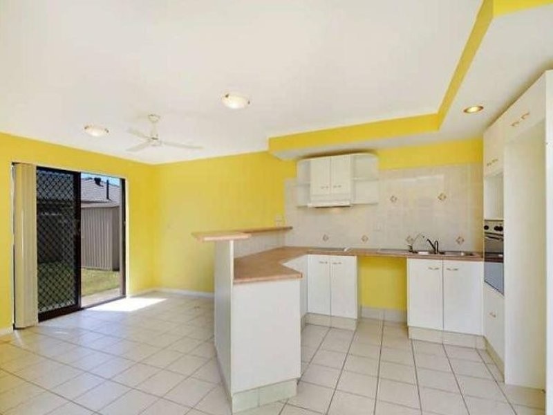 11 McIlwain Drive, Mermaid Waters QLD 4218