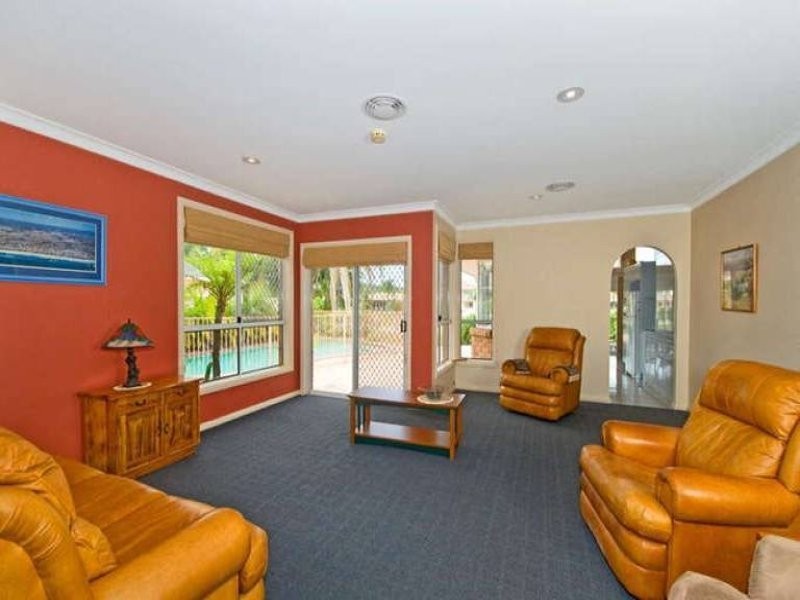 49 Pintail Crescent, Burleigh Waters QLD 4220