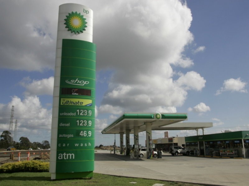 BP Cranbourne, 1-5 Monahans Road, Cranbourne West VIC 3977