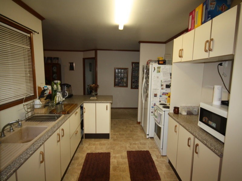 62 Porter Street, Gayndah QLD 4625