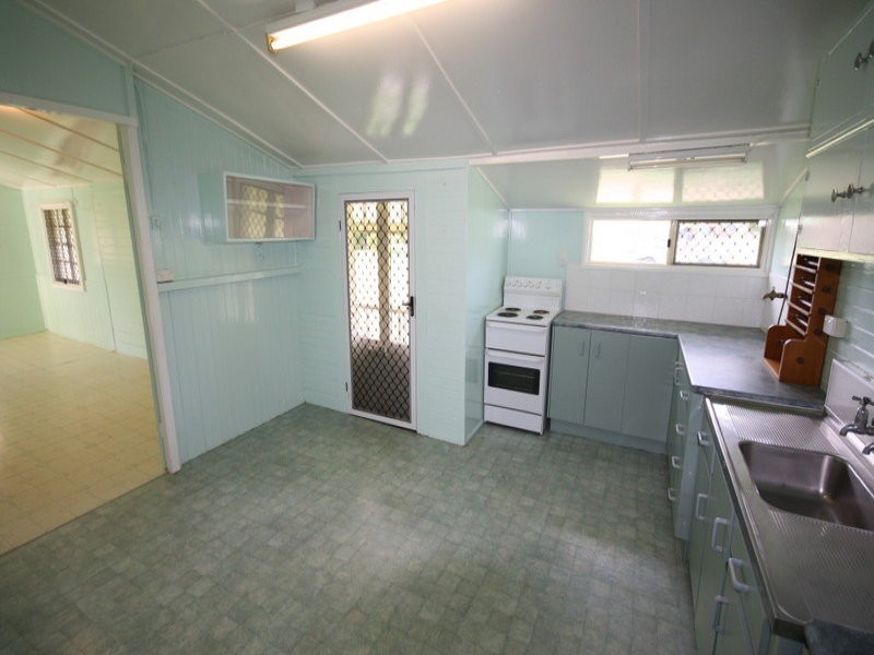 11 Arthur Street, Gayndah QLD 4625