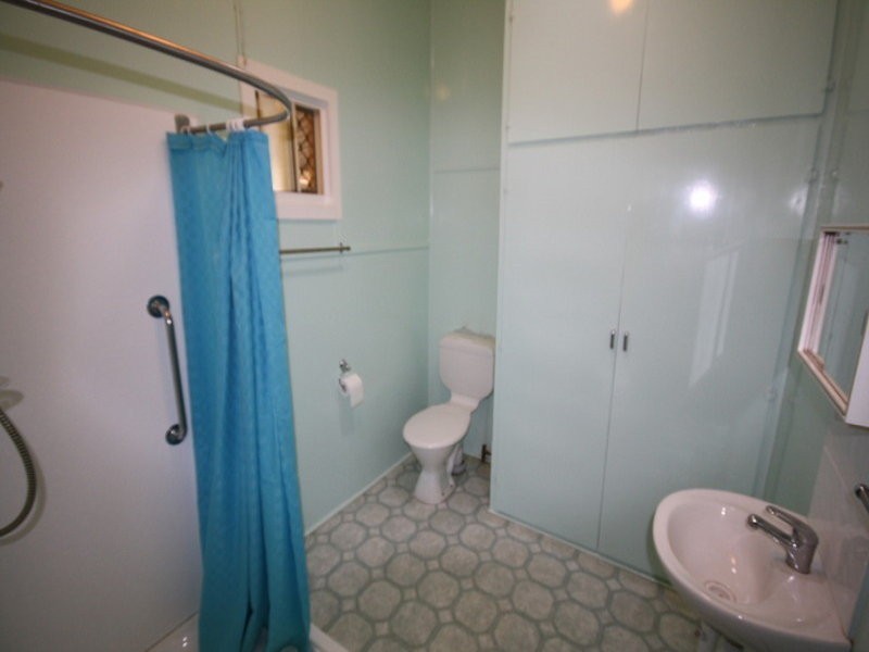 11 Arthur Street, Gayndah QLD 4625