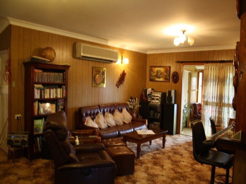 11 Mount Rose Street, Eidsvold QLD 4627