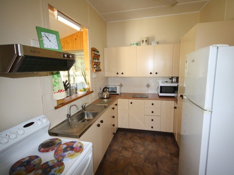 4 Bushnell Street, Gayndah QLD 4625