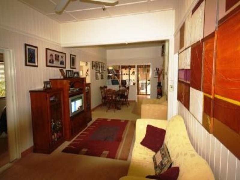 45 Warton Street, Gayndah QLD 4625