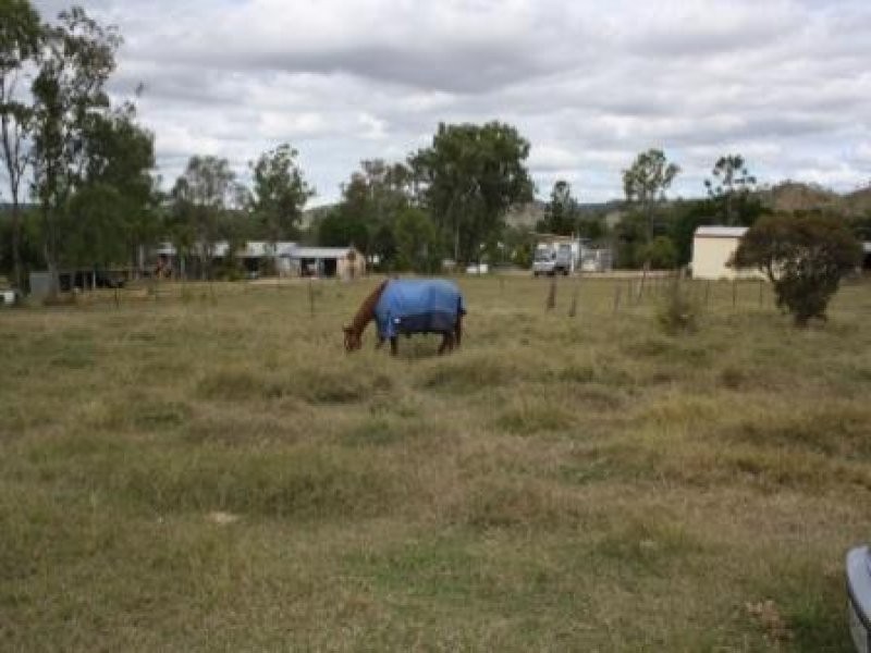 42 Adelong Street, Gayndah QLD 4625