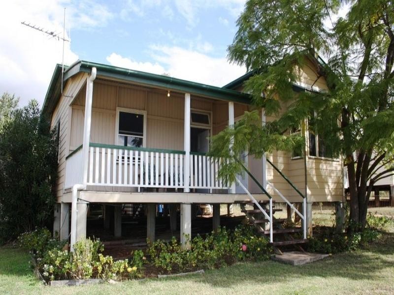 70 Stuart-Russell Street, Mundubbera QLD 4626
