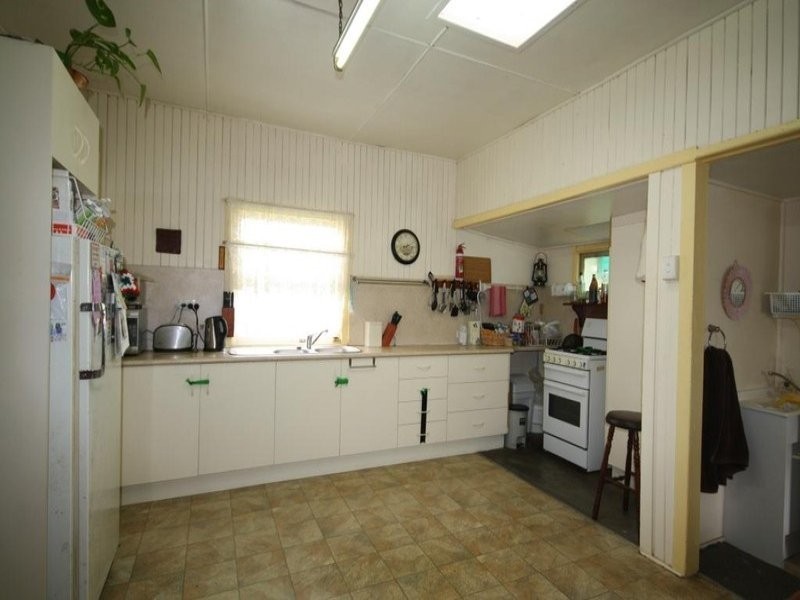 2 Perry Street, Mundubbera QLD 4626