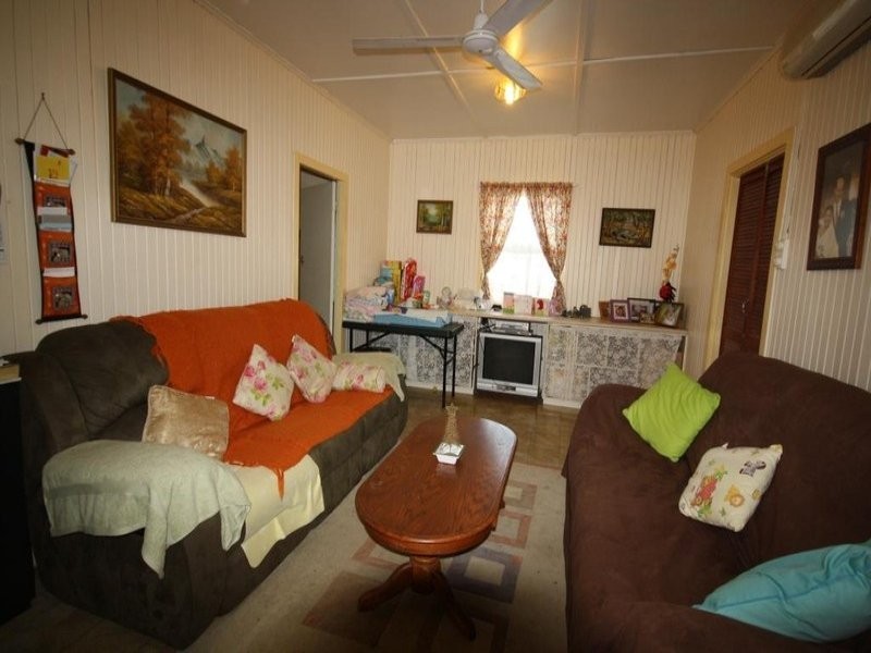 2 Perry Street, Mundubbera QLD 4626