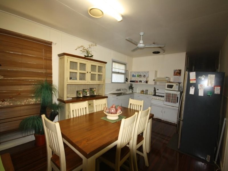 6 Crown Street, Eidsvold QLD 4627