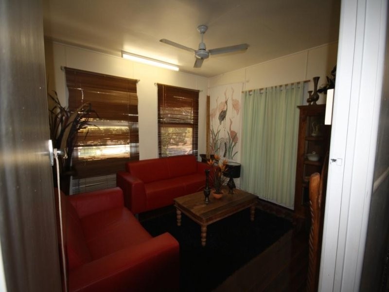 6 Crown Street, Eidsvold QLD 4627