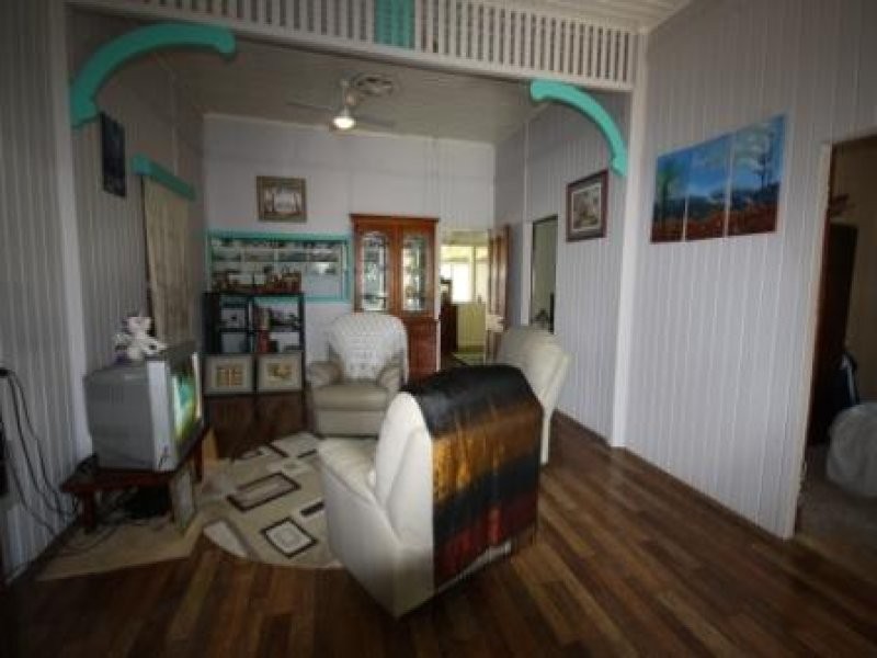 6 Adelong Street, Gayndah QLD 4625