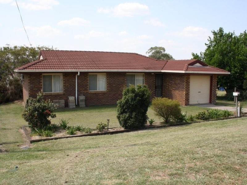 4 Les Baker Street, Gayndah QLD 4625