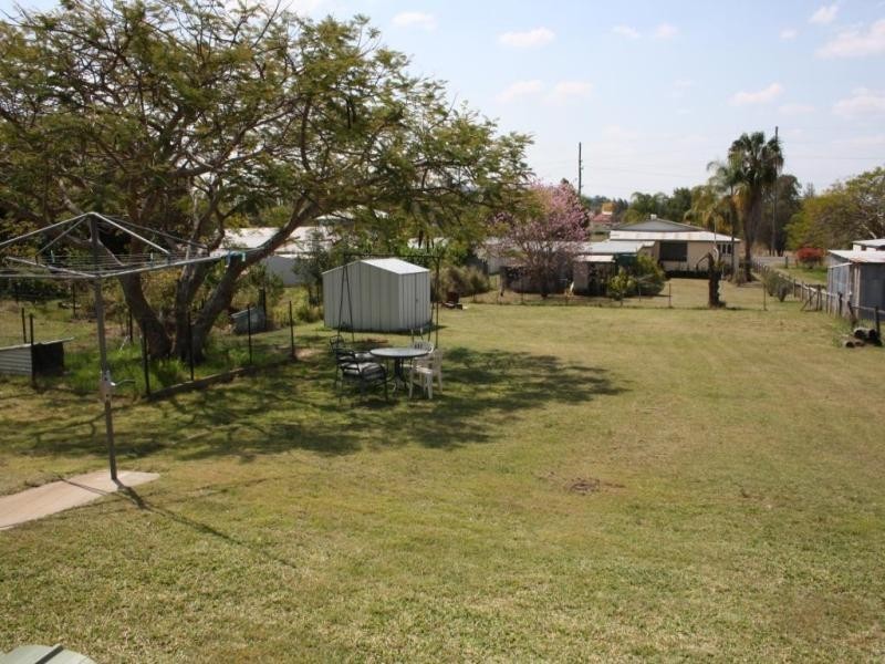 4 Les Baker Street, Gayndah QLD 4625