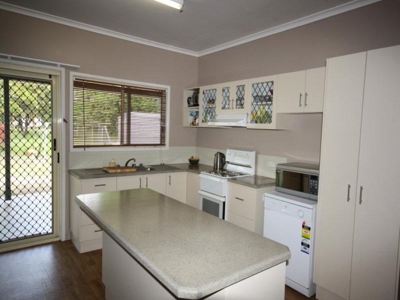 39 Arthur Street, Gayndah QLD 4625
