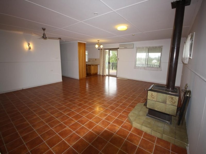 81 Porter Street, Gayndah QLD 4625