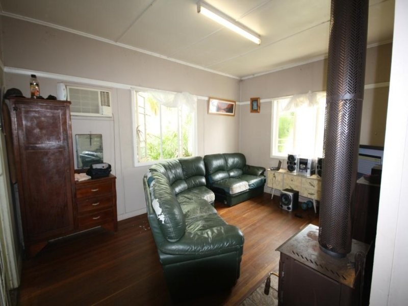 12 Oak Street, Mulgildie QLD 4630