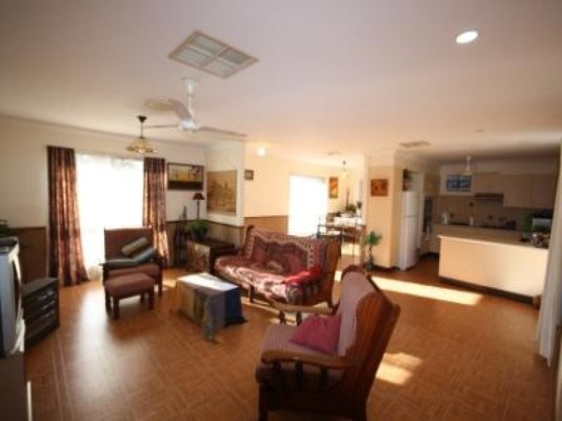 43 Elizabeth Street, Mundubbera QLD 4626