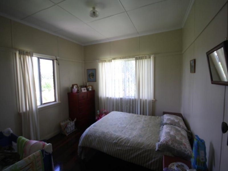 8 Hughes Street, Mulgildie QLD 4630