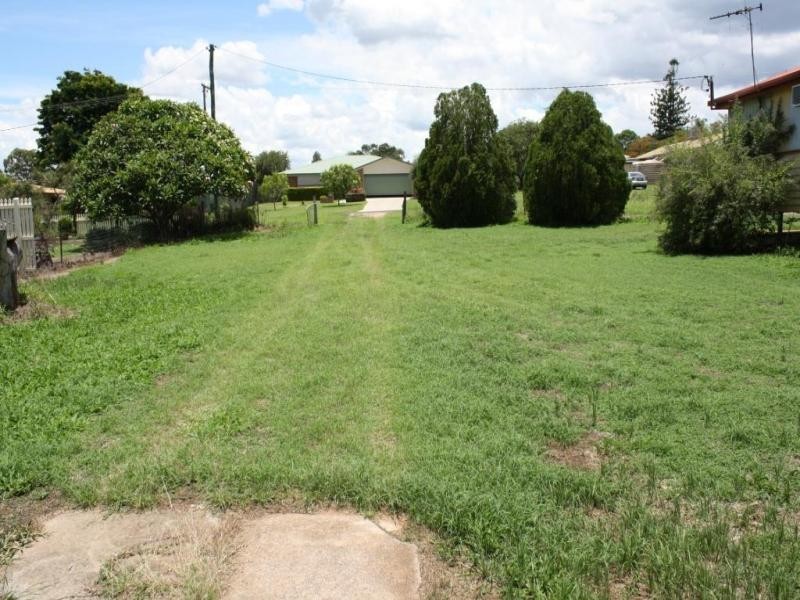 66 Barrow Street, Gayndah QLD 4625