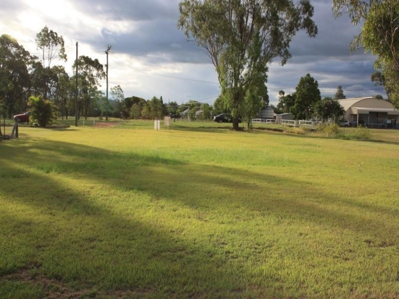 33 Warton Street, Gayndah QLD 4625