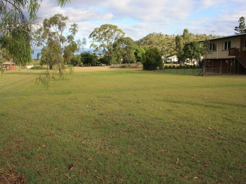 33 Warton Street, Gayndah QLD 4625