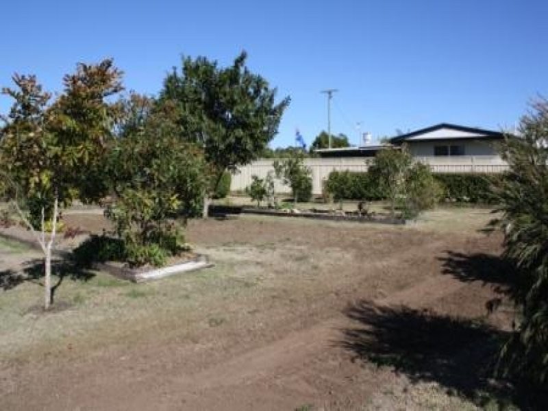 27 Landy Street, Mundubbera QLD 4626