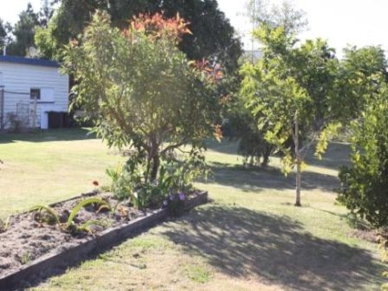 27 Landy Street, Mundubbera QLD 4626