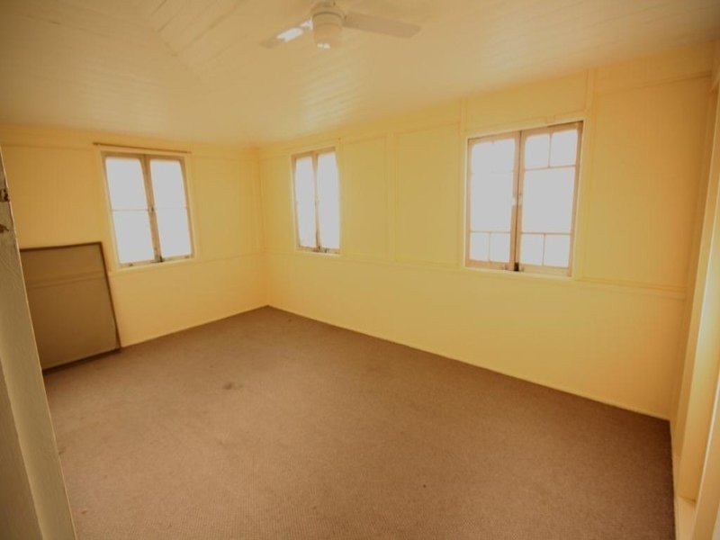 8 Pings Lane, Gayndah QLD 4625