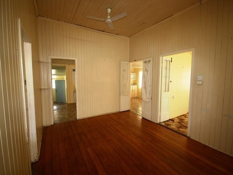 74  Stuart Russell Street, Mundubbera QLD 4626