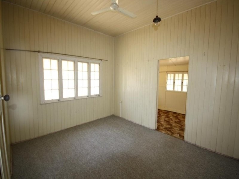 74  Stuart Russell Street, Mundubbera QLD 4626