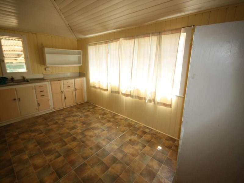 74  Stuart Russell Street, Mundubbera QLD 4626